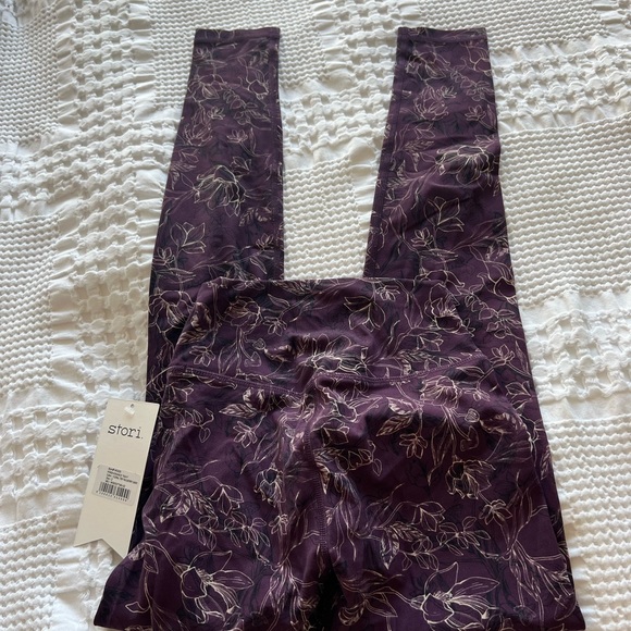 Plum floral set - Picture 5 of 5